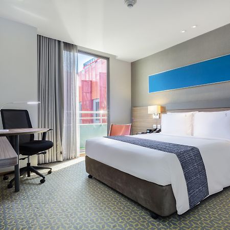 Holiday Inn Express Bangkok Sathorn By Ihg Екстер'єр фото