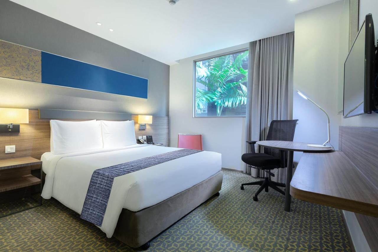 Holiday Inn Express Bangkok Sathorn By Ihg Екстер'єр фото